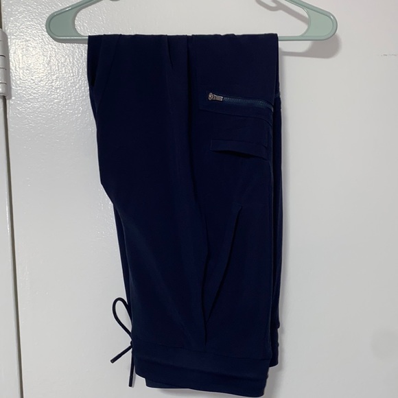 Size 6 Athleta‎ Venture Pant Dark Navy - Picture 1 of 6